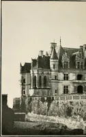 An illustration from Two gentlemen in Touraine (1899)