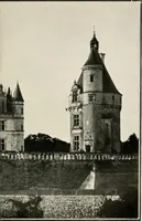 An illustration from Two gentlemen in Touraine (1899)