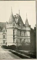 An illustration from Two gentlemen in Touraine (1899)