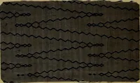 An illustration from [Un metier de fabrique, avec la dénomination des diverses objects nécessaires à la fabrication de l'étoffe (1835)