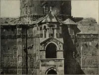 An illustration from Ursprung der christlichen Kirchenkunst, neue Tatsachen und Grundsätze der Kunstforschung, erörtert von Josef Strzygowski. Deutsche, vermehrte Originalausgabe (1920)
