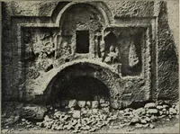 An illustration from Ursprung der christlichen Kirchenkunst, neue Tatsachen und Grundsätze der Kunstforschung, erörtert von Josef Strzygowski. Deutsche, vermehrte Originalausgabe (1920)