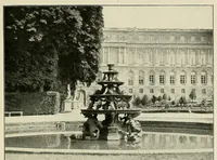 An illustration from Versailles, le château--les jardins--les Trianons-- le musée--la ville (1904)