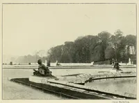 Picture 7 of 19 from Versailles, le château--les jardins--les Trianons-- le musée--la ville (1904), leaf 85