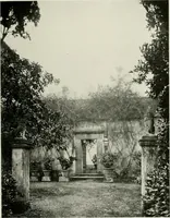 An illustration from Villas of Florence and Tuscany (1922)