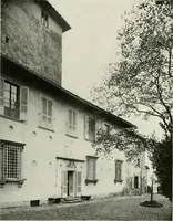 An illustration from Villas of Florence and Tuscany (1922)