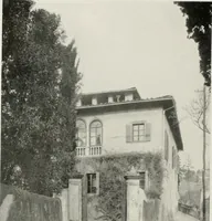 An illustration from Villas of Florence and Tuscany (1922)