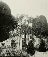 An illustration from Villas of Florence and Tuscany (1922)