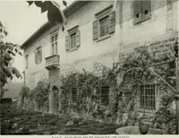 An illustration from Villas of Florence and Tuscany (1922)