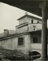 An illustration from Villas of Florence and Tuscany (1922)