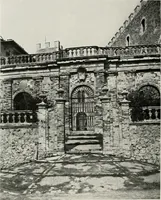 An illustration from Villas of Florence and Tuscany (1922)