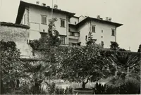 An illustration from Villas of Florence and Tuscany (1922)