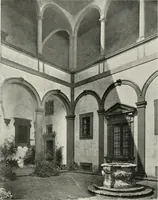 An illustration from Villas of Florence and Tuscany (1922)