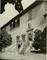An illustration from Villas of Florence and Tuscany (1922)