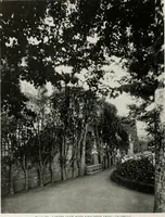 An illustration from Villas of Florence and Tuscany (1922)