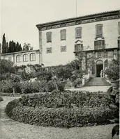 An illustration from Villas of Florence and Tuscany (1922)