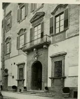 An illustration from Villas of Florence and Tuscany (1922)