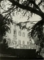An illustration from Villas of Florence and Tuscany (1922)