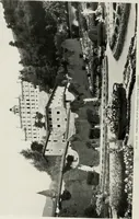 An illustration from Villas of Florence and Tuscany (1922)