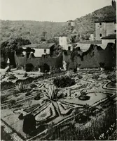 An illustration from Villas of Florence and Tuscany (1922)