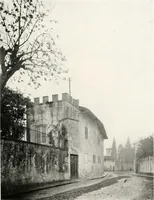 An illustration from Villas of Florence and Tuscany (1922)
