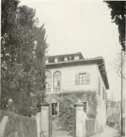 An illustration from Villas of Florence and Tuscany (1922)