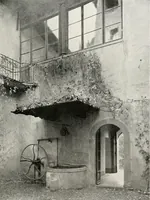 An illustration from Villas of Florence and Tuscany (1922)