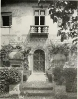 An illustration from Villas of Florence and Tuscany (1922)