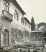 An illustration from Villas of Florence and Tuscany (1922)
