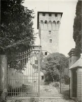 An illustration from Villas of Florence and Tuscany (1922)