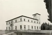 An illustration from Villas of Florence and Tuscany (1922)