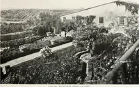 An illustration from Villas of Florence and Tuscany (1922)
