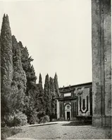 An illustration from Villas of Florence and Tuscany (1922)