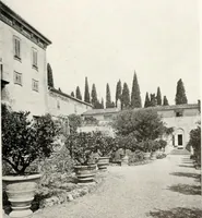 An illustration from Villas of Florence and Tuscany (1922)