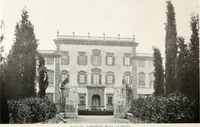 An illustration from Villas of Florence and Tuscany (1922)