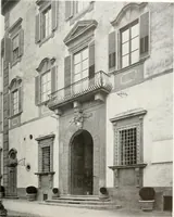 An illustration from Villas of Florence and Tuscany (1922)