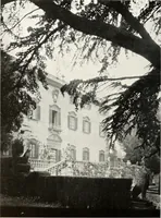 An illustration from Villas of Florence and Tuscany (1922)