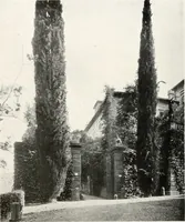 An illustration from Villas of Florence and Tuscany (1922)
