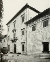 An illustration from Villas of Florence and Tuscany (1922)