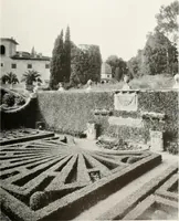 An illustration from Villas of Florence and Tuscany (1922)