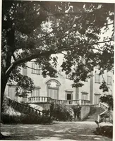 An illustration from Villas of Florence and Tuscany (1922)
