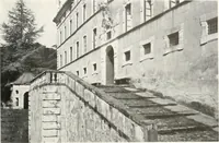 An illustration from Villas of Florence and Tuscany (1922)
