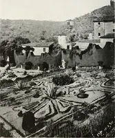 An illustration from Villas of Florence and Tuscany (1922)
