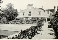 An illustration from Villas of Florence and Tuscany (1922)