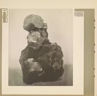 An illustration from Wendingen : maandblad voor bouwen en sieren (1918)