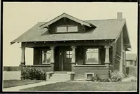 An illustration from West coast bungalows. (1912)