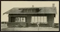 An illustration from West coast bungalows. (1912)