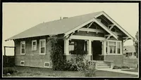 An illustration from West coast bungalows. (1912)