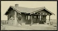 An illustration from West coast bungalows. (1912)