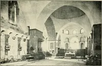 An illustration from Westfranzösische Kuppelkirchen (1904)